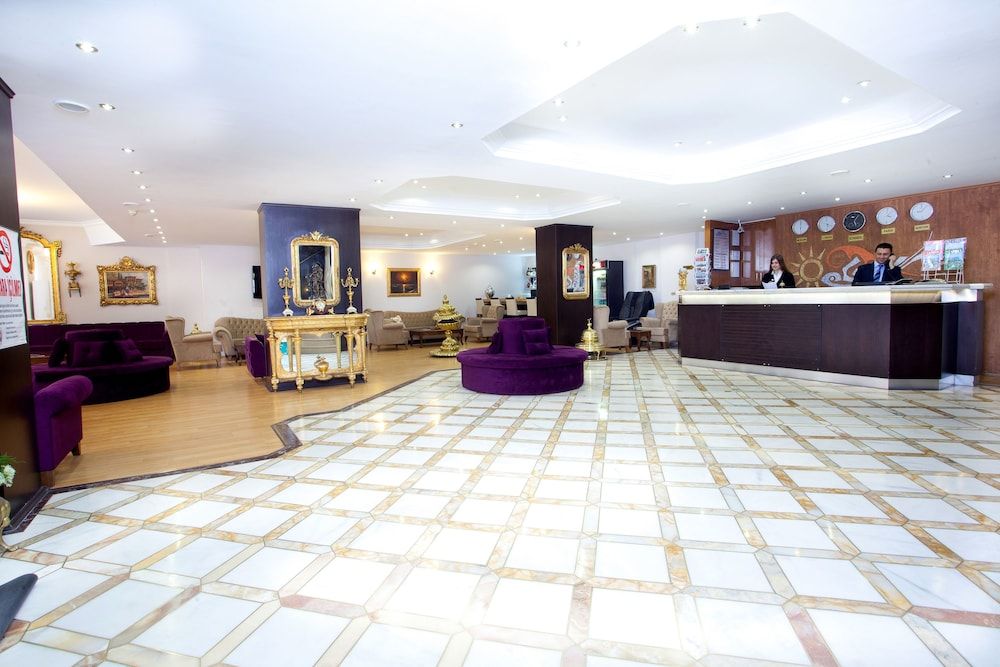 Grand Ant Hotel 2