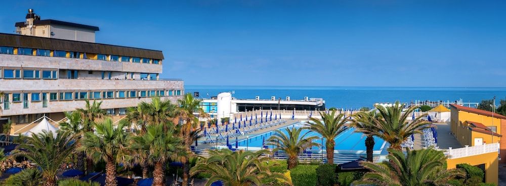 Grand Hotel Continental 1