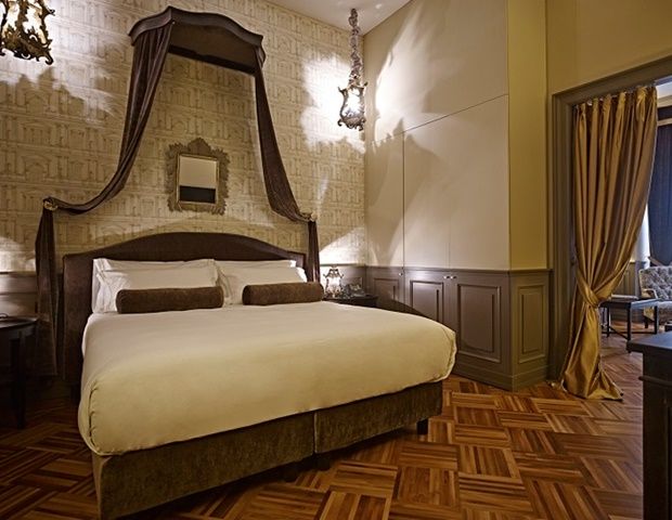 The Gentleman of Verona - Grand Relais 2 The Gentleman of Verona - Grand Relais 2