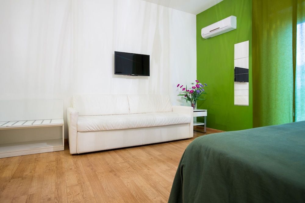 Emily Suites 3 Emily Suites 3