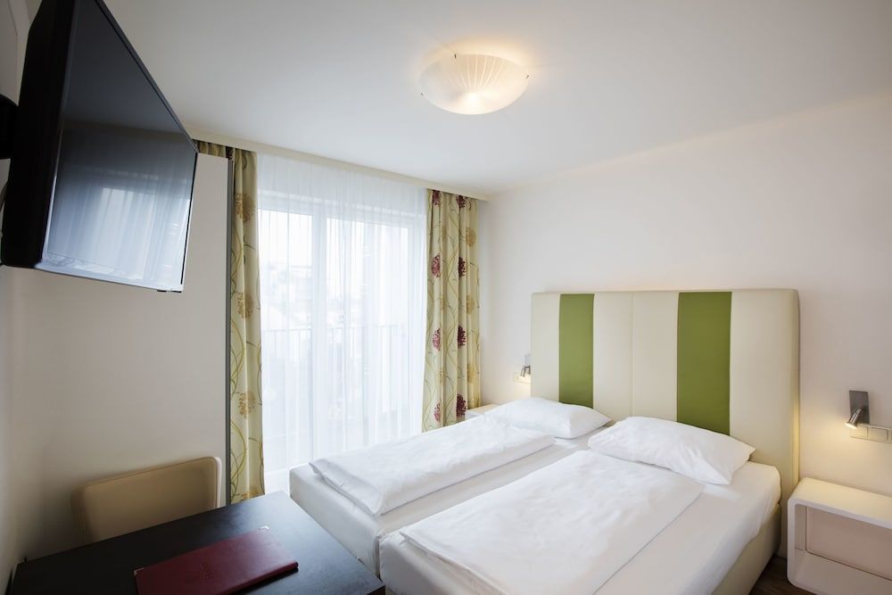 Hahn Boarding Vienna City 3