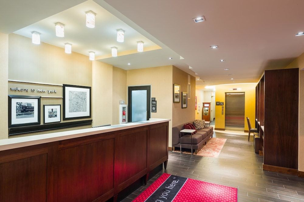 Hampton Inn Manhattan-Seaport-Financial District 2