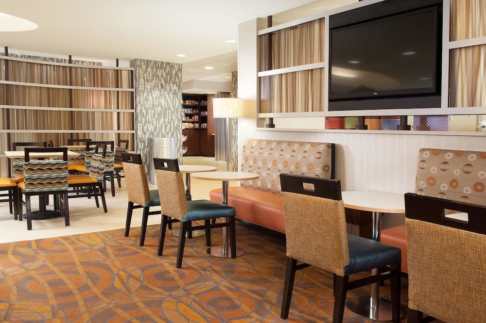 Hampton Inn Orlando-International Airport 1