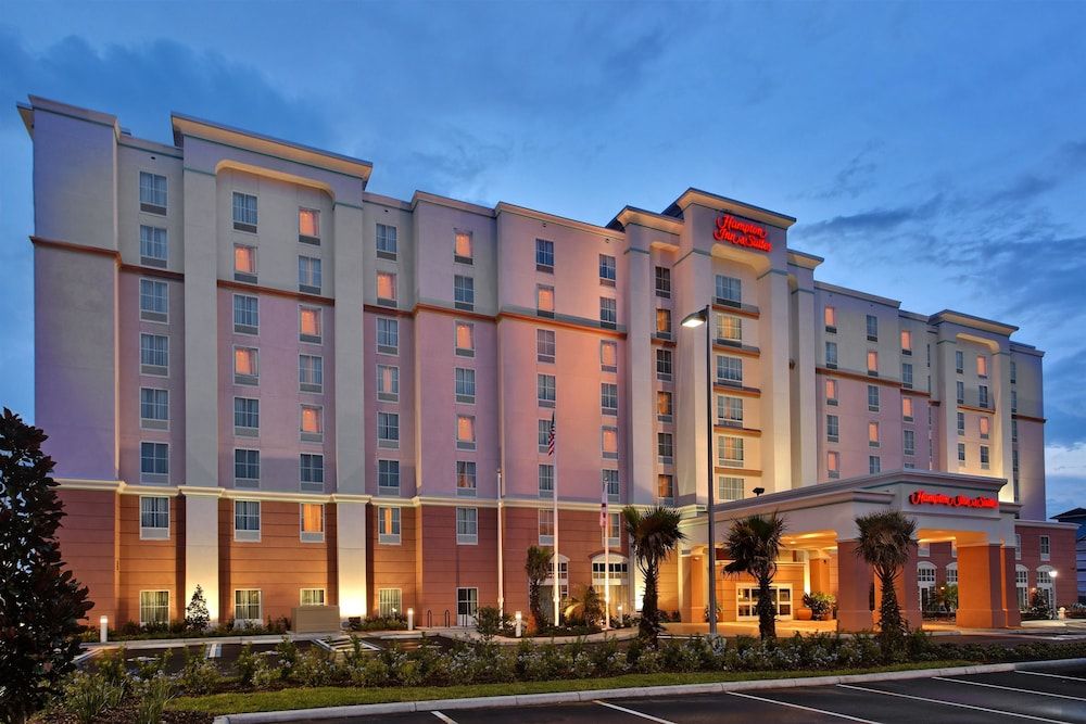 Hampton Inn & Suites Orlando Airport at Gateway Village 1 Hampton Inn & Suites Orlando Airport at Gateway Village 1