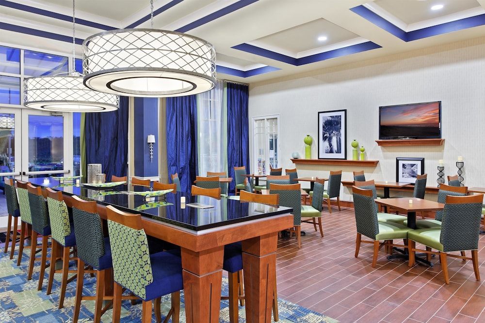 Hampton Inn & Suites Orlando Airport at Gateway Village 3 Hampton Inn & Suites Orlando Airport at Gateway Village 3