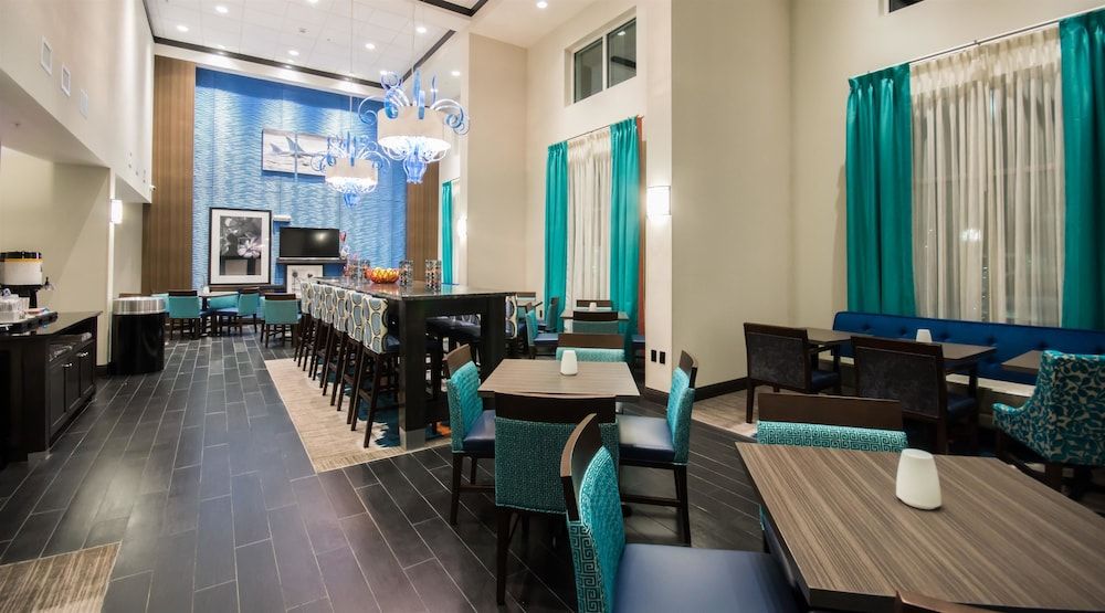 Hampton Inn & Suites Orlando At SeaWorld 2