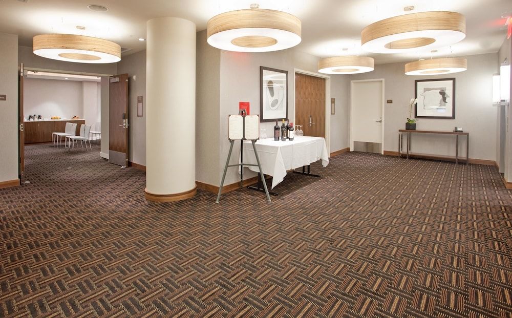 Hilton Garden Inn New York/Central Park South-Midtown West 2 Hilton Garden Inn New York/Central Park South-Midtown West 2