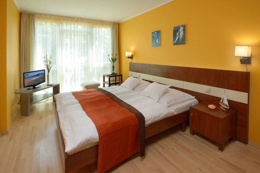 Holiday Beach Wellness Hotel with Sauna Park 1 Holiday Beach Wellness Hotel with Sauna Park 1