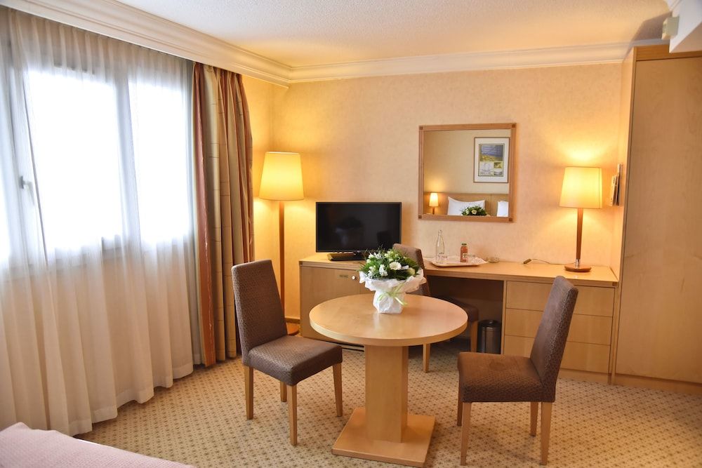 Holiday Inn Calais 3