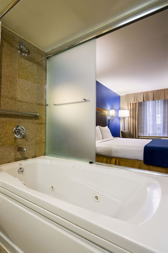 Holiday Inn Express - New York City Chelsea 1