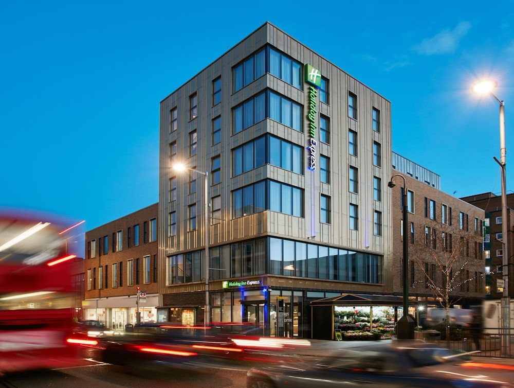 Holiday Inn Express London - Ealing 1