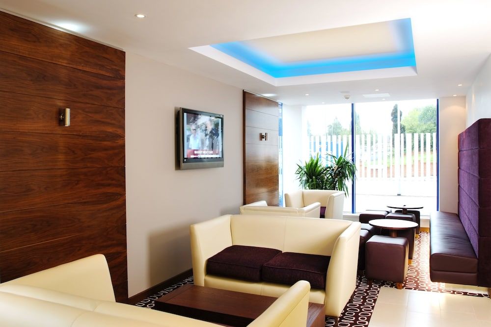 Holiday Inn Express London - Golders Green (A406) 2