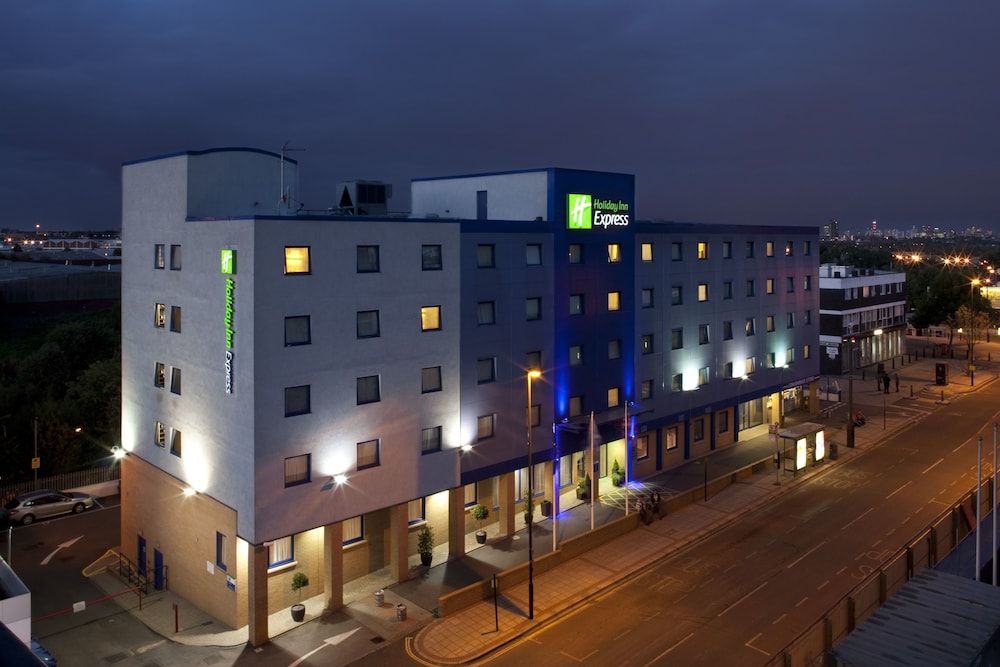 Holiday Inn Express London - Park Royal 1