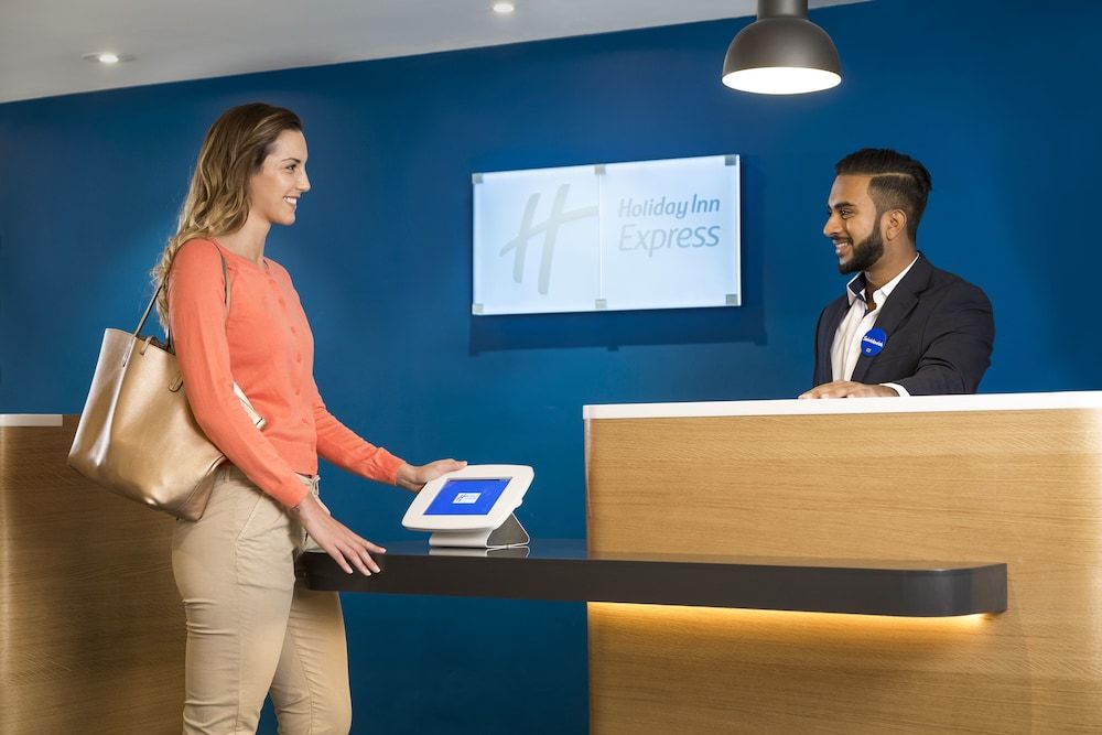 Holiday Inn Express London - Park Royal 3