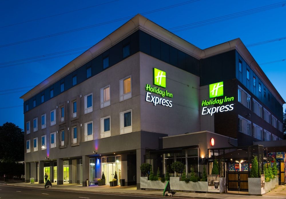 Holiday Inn Express London - Wimbledon South 1