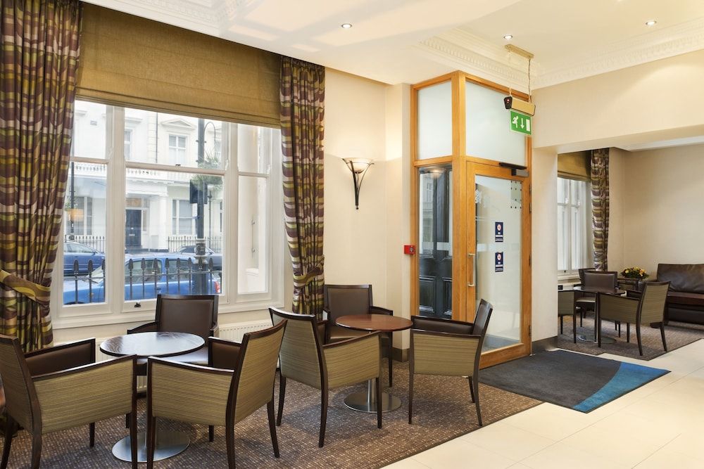 Holiday Inn Express London Victoria 2 Holiday Inn Express London Victoria 2