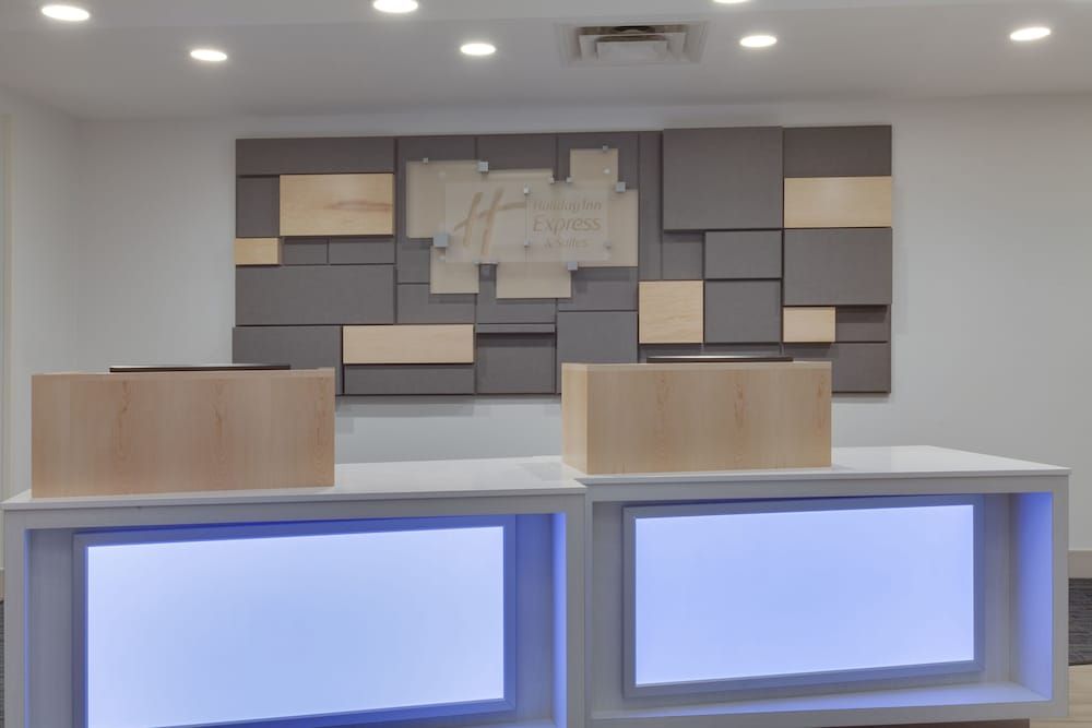 Holiday Inn Express Orlando International Airport 3