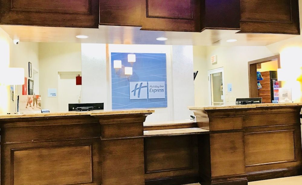 Holiday Inn Express & Suites Kendall 3 Holiday Inn Express & Suites Kendall 3