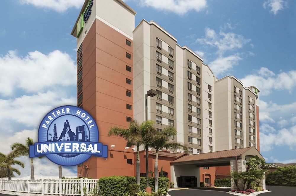 Holiday Inn Express & Suites Nearest Universal Orlando 1 Holiday Inn Express & Suites Nearest Universal Orlando 1