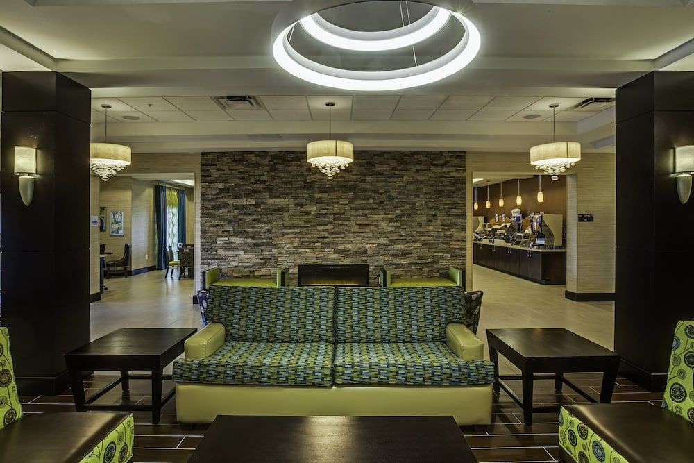 Holiday Inn Express & Suites Orlando East - UCF Area 3
