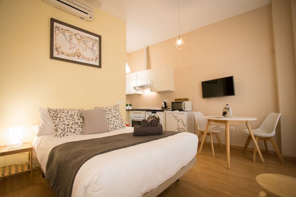 Holidays2Malaga City Center Apartments 3