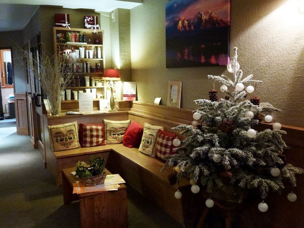 Hôtel Restaurant La Tourmaline 2