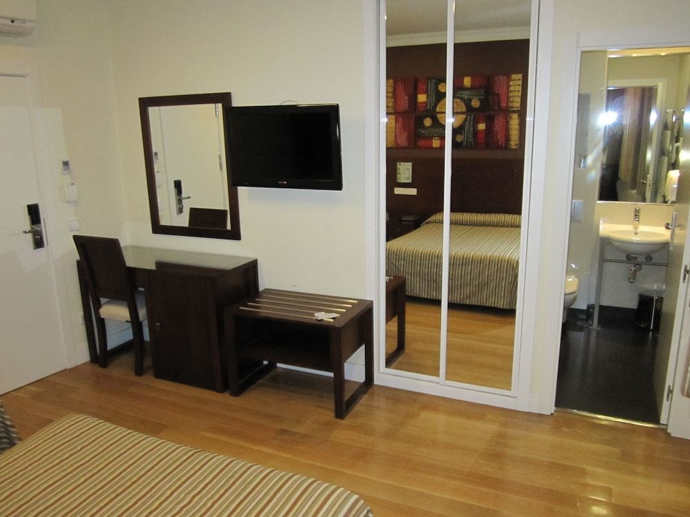 Hostal Abadía Madrid 3 Hostal Abadía Madrid 3