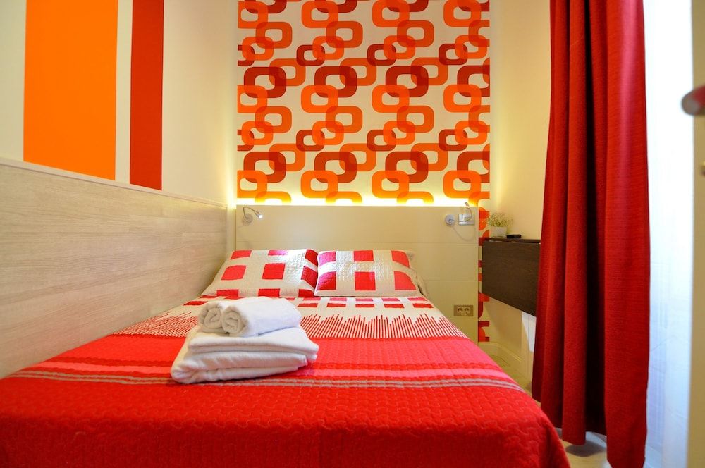 Hostal Far Home Plaza Mayor 1