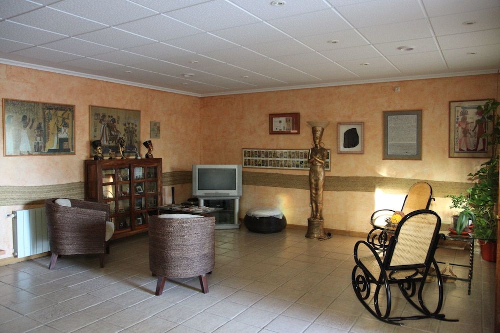 Hostal Isis 3 Hostal Isis 3