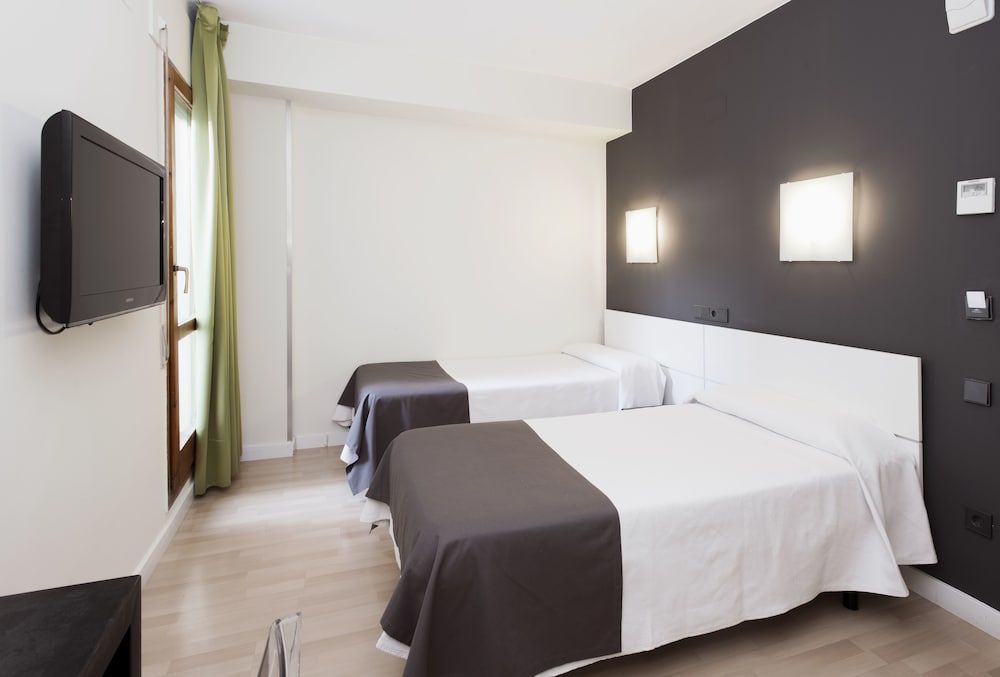 Hostal Joaquín Costa Un Punto Chic 3