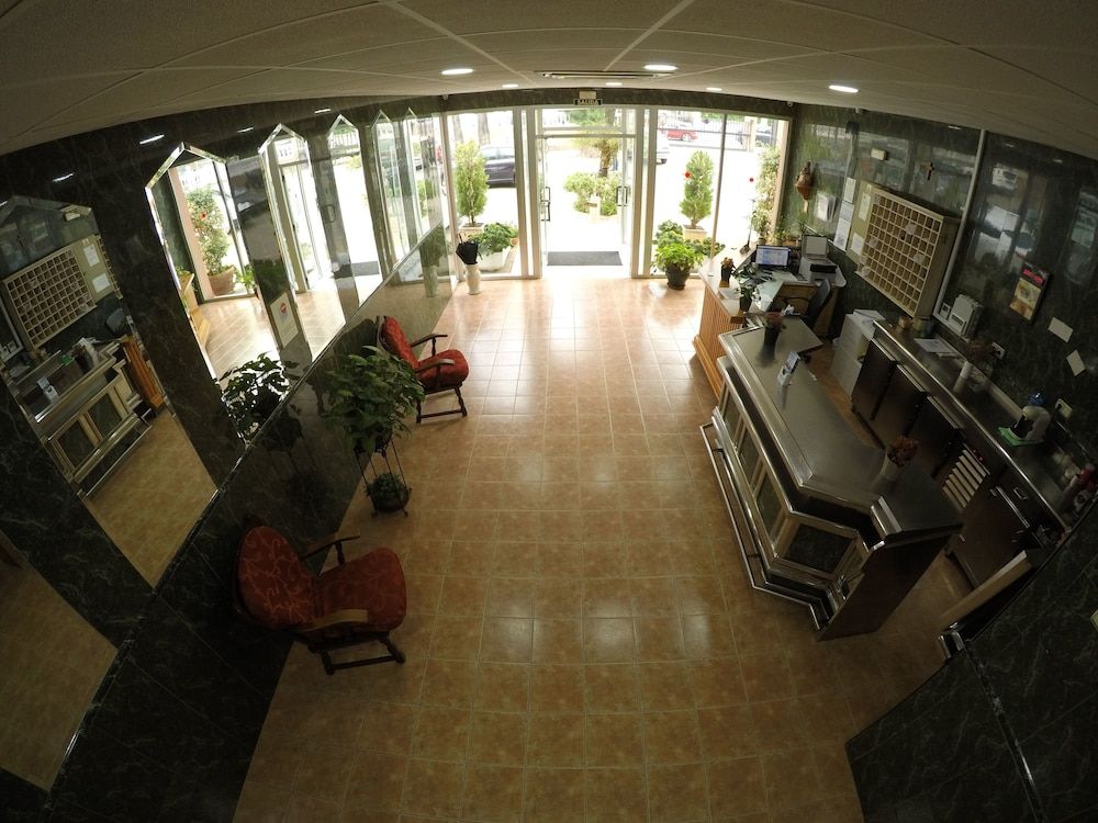 Hostal La Casa de Enfrente 2