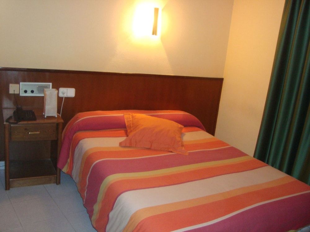 Hostal Les Collades 1 estrelas em Sort