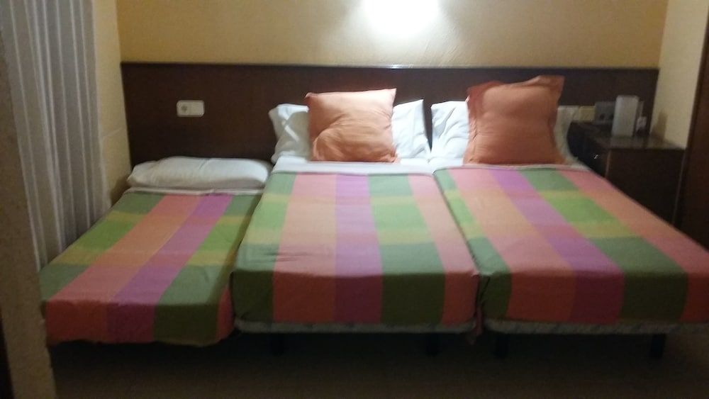 Hostal Les Collades 3