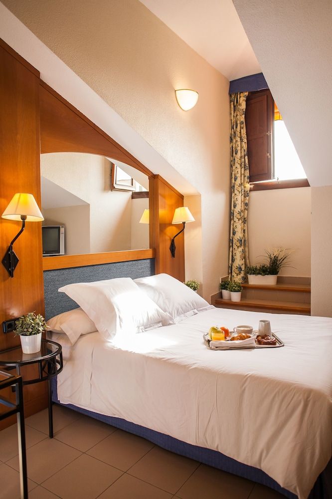 Hostal Miguel De Cervantes 3 Hostal Miguel De Cervantes 3