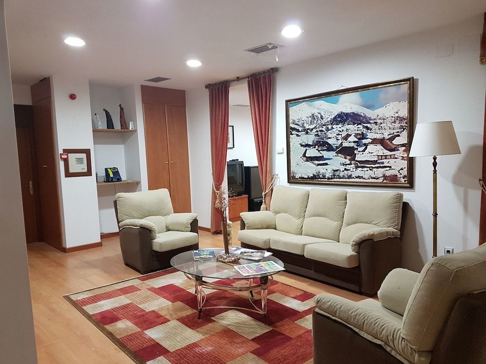 Hostal Restaurante La Charola 2 Hostal Restaurante La Charola 2