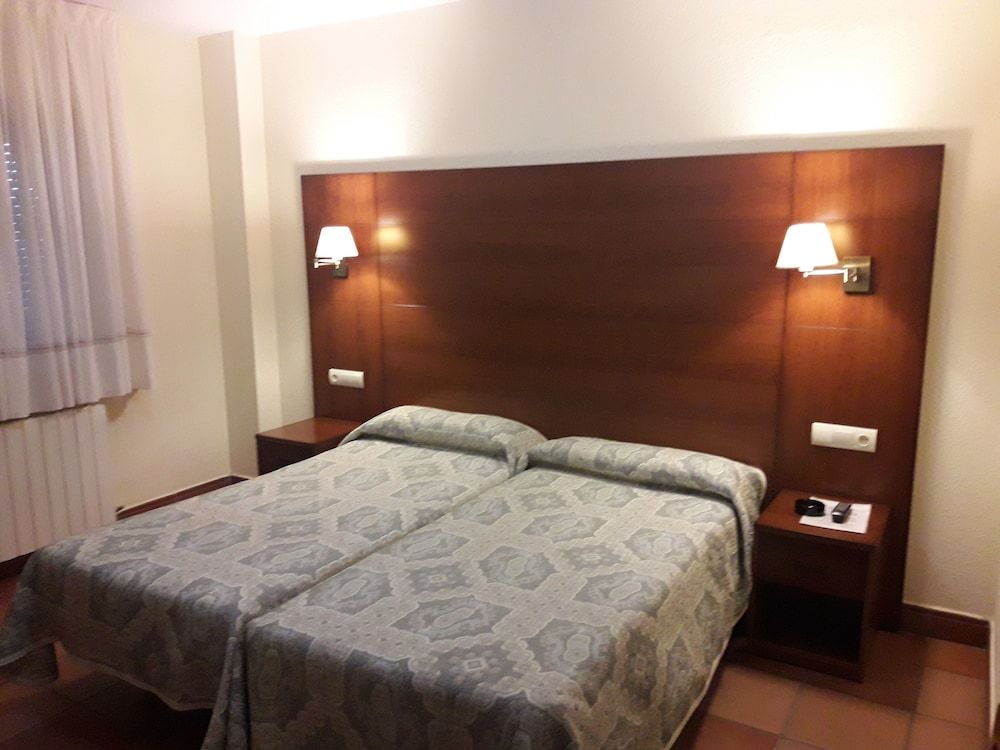 Hostal Restaurante Santa Cruz 3 Hostal Restaurante Santa Cruz 3