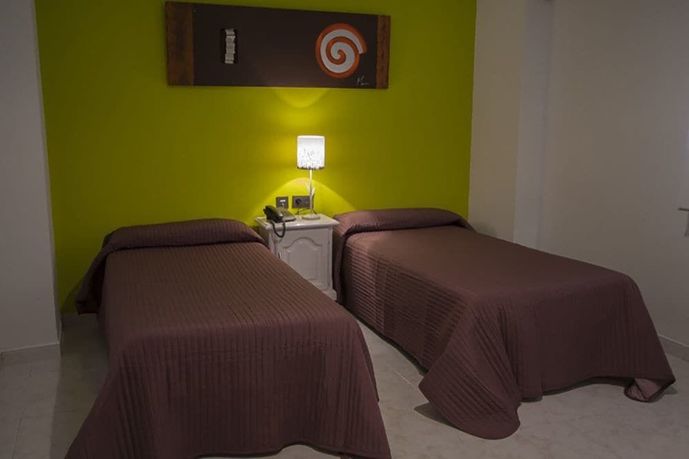 HOSTAL ROMA 3 HOSTAL ROMA 3