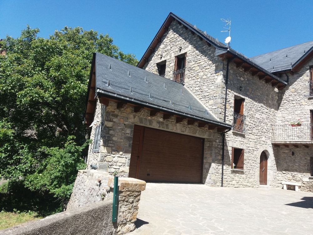 Hostal Rural Casa Parda -1 estrelas em Tramacastilla de Tena