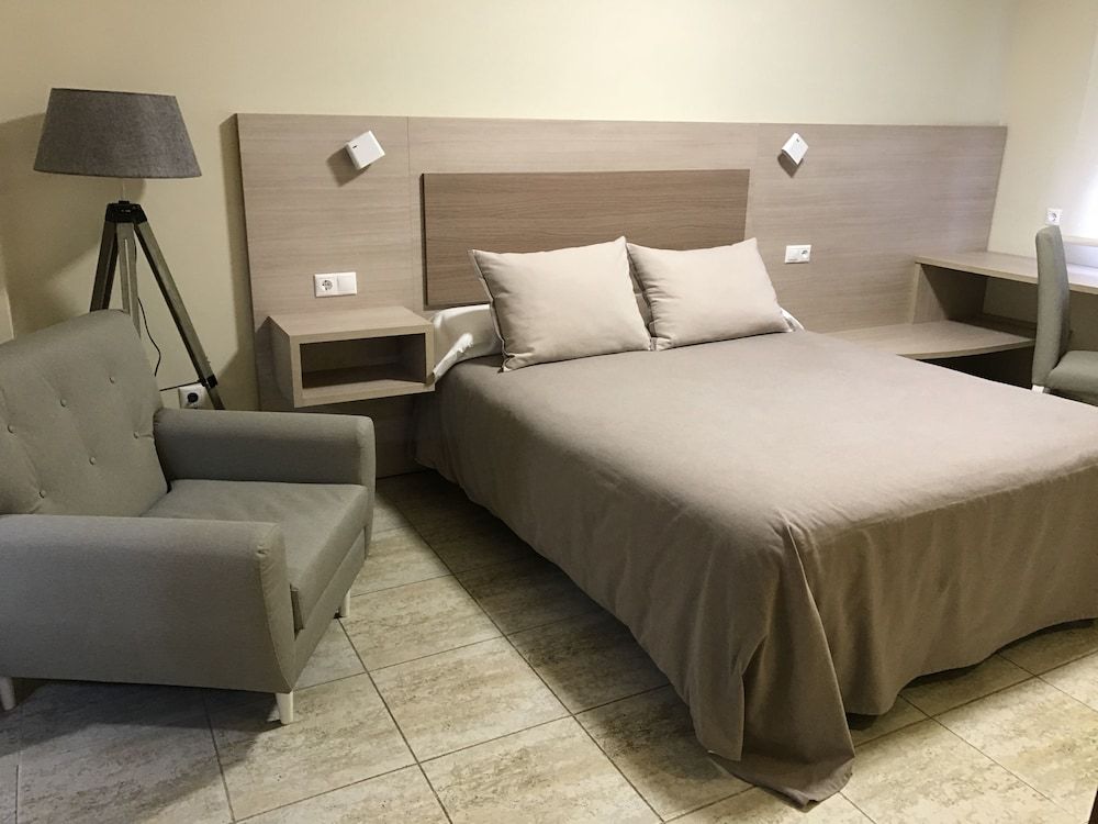 Hostal Rural Los Girasoles de iniesta 3 Hostal Rural Los Girasoles de iniesta 3