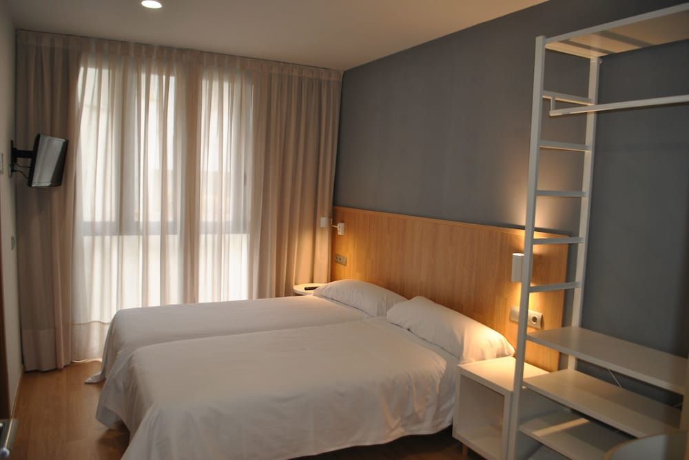 Hostal Universitat Cervera 1 Hostal Universitat Cervera 1