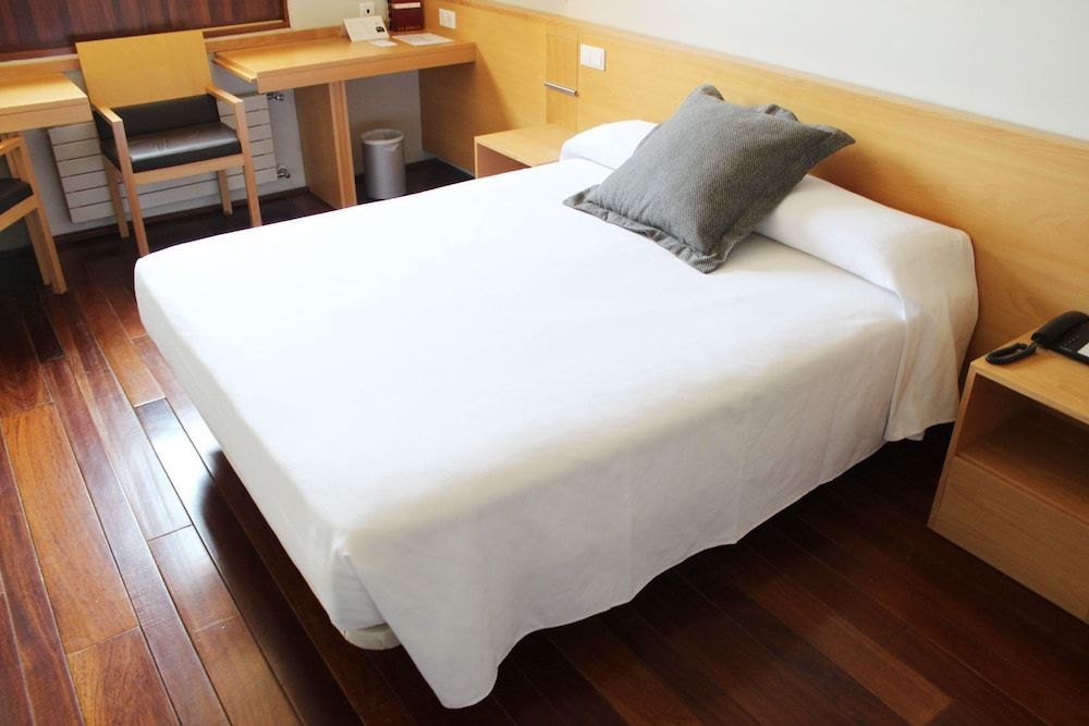 Hostatgeria De Poblet 3 Hostatgeria De Poblet 3