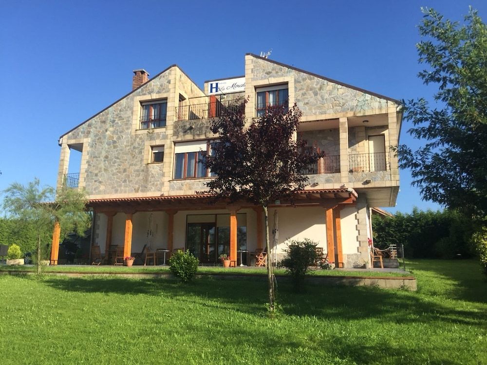 Hostería La Moraleja 3 estrellas en Solares