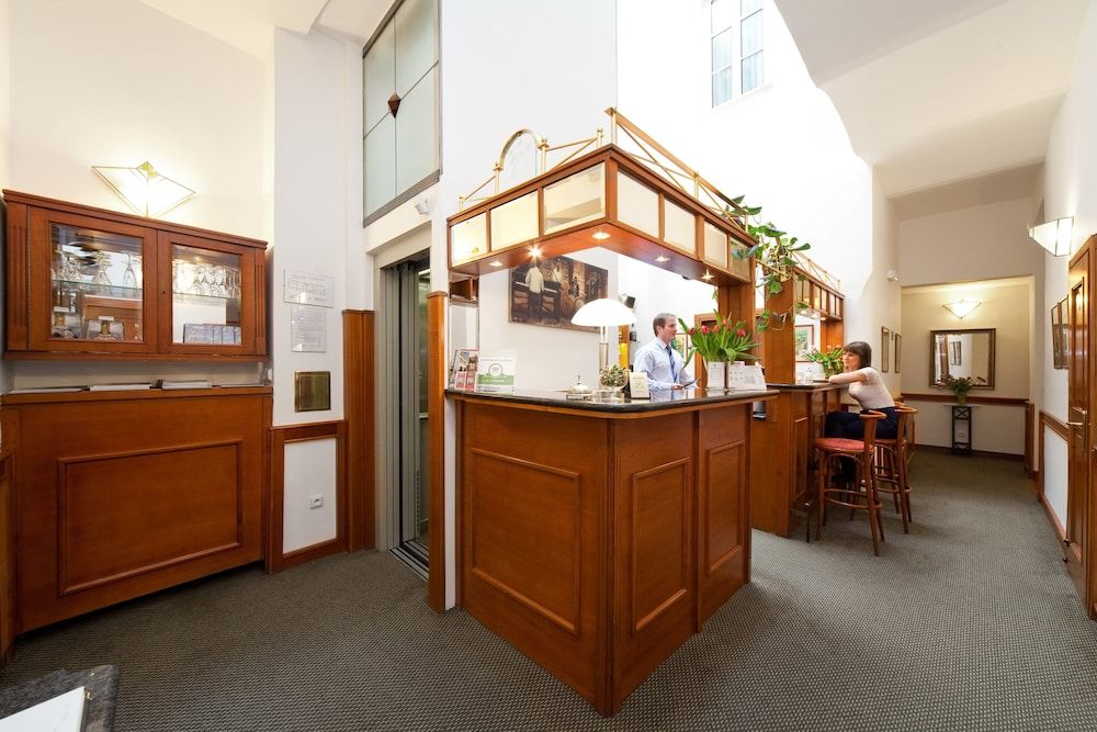 Hotel 16 3 Hotel 16 3