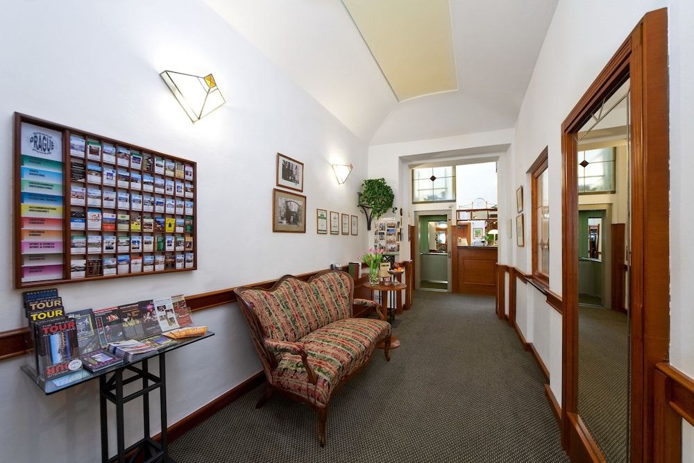 Hotel 16 2 Hotel 16 2