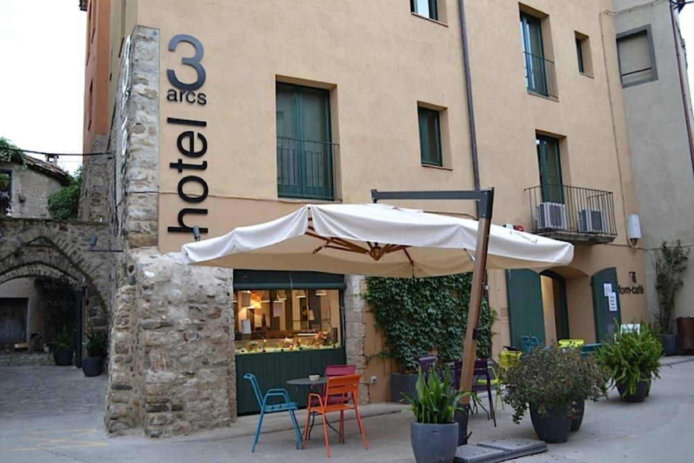 Hotel 3 Arcs 1 estrelas em Besalú