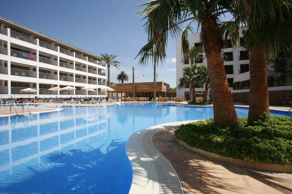 🦀 Alójate en el Hotel Alcossebre 3* la mejor combinación entre 🏖️playa y 🏔️montaña | CASTELLÓN