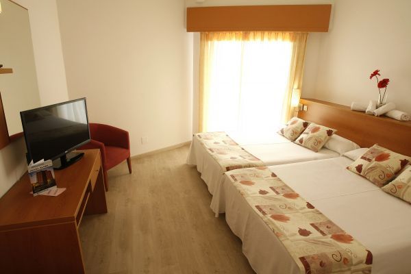 Hotel Alone 2 Hotel Alone 2