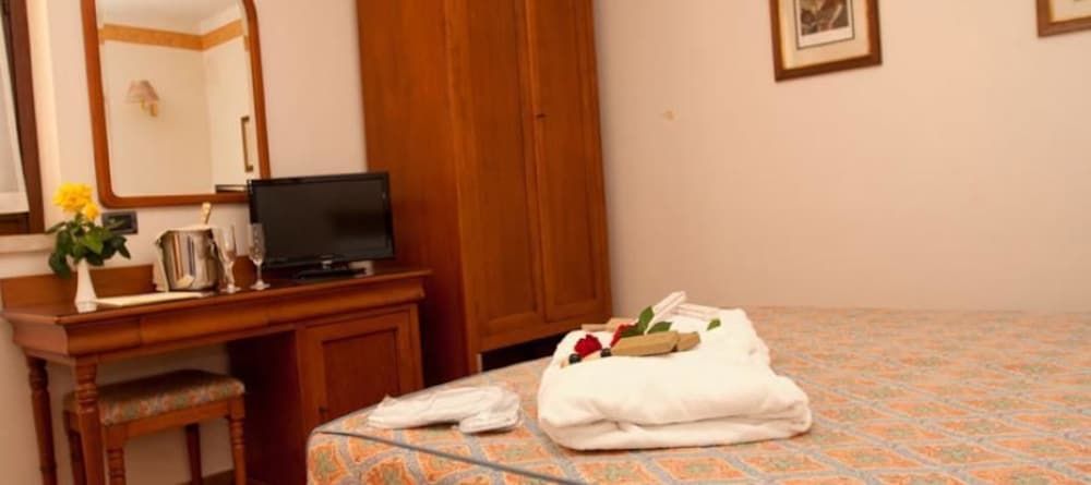 Hotel Bagno Santo 3