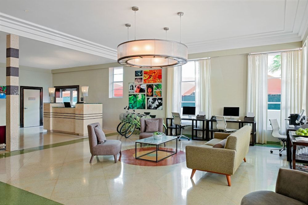 Hotel Breakwater South Beach 1