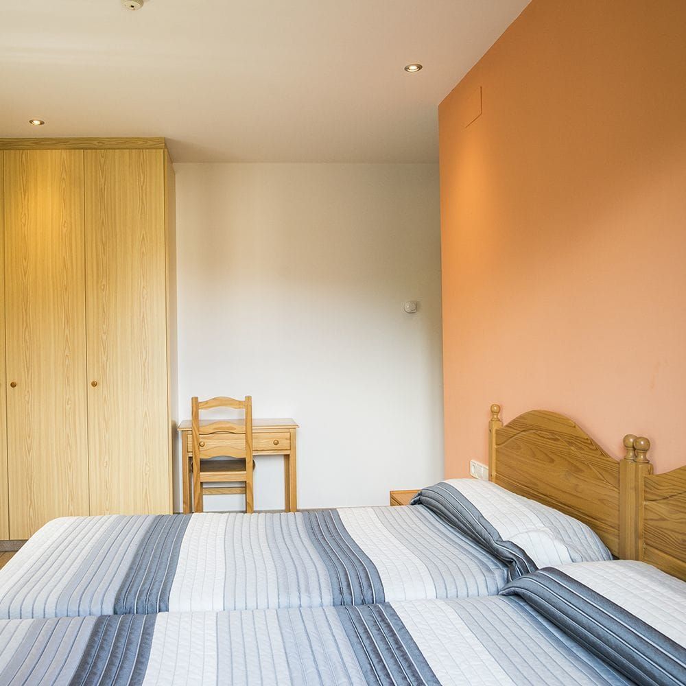 Hotel Cases 2 Hotel Cases 2